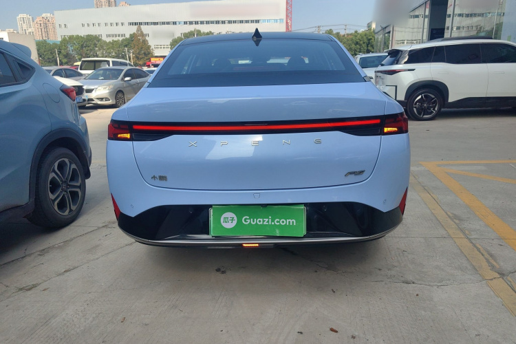 小鹏P5 2021款 460G+车身外观6