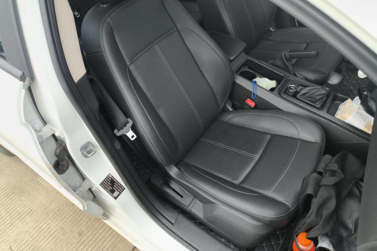 观致3 2021款 3S 三厢 1.5T CVT领先型中控内饰41