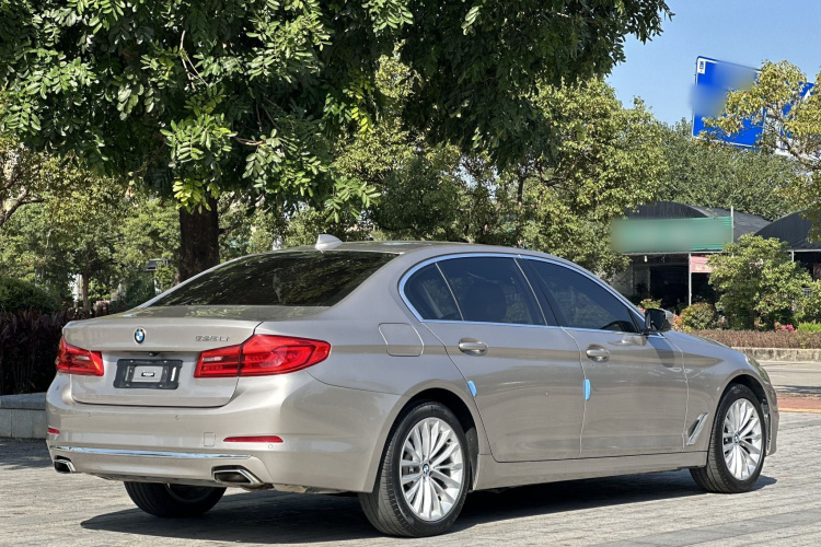 宝马5系 2019款 525Li 豪华套装车身外观7