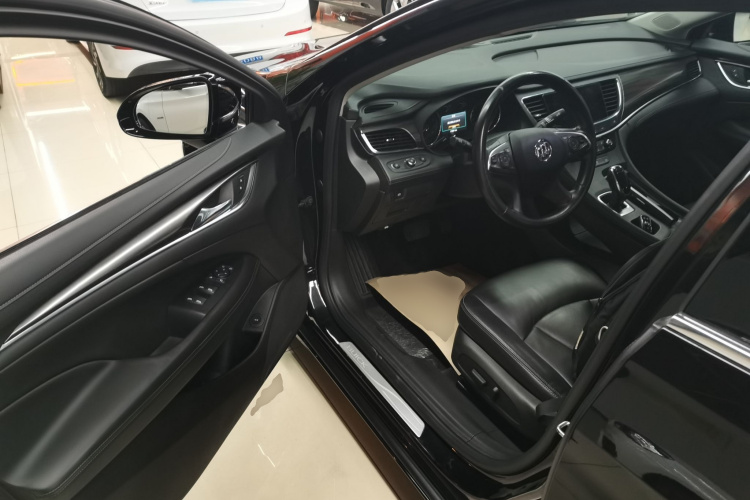 别克 君越 2018款 20T 精英型中控内饰20