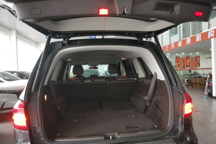 奔驰GLS 2016款 GLS 400 4MATIC动感型机舱底盘23