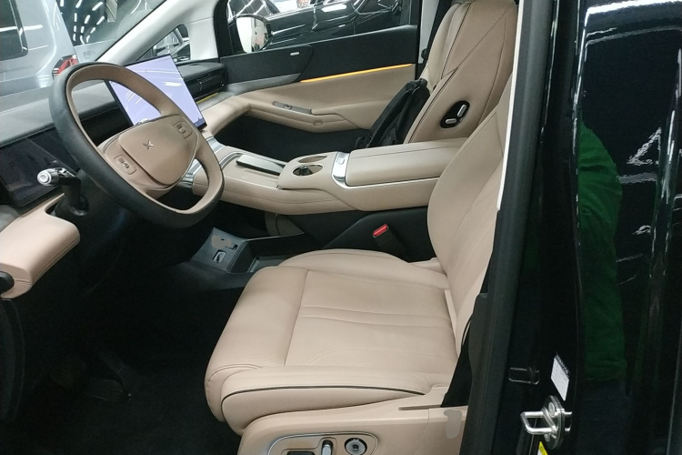 小鹏X9 2024款 610长续航Max中控内饰19