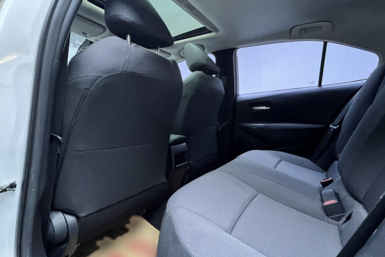 丰田 卡罗拉 2021款 1.2T S-CVT 精英版中控内饰7003