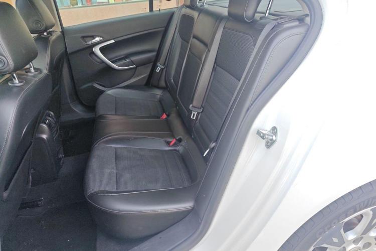 别克 君威 2013款 1.6T 自动精英运动版中控内饰7001