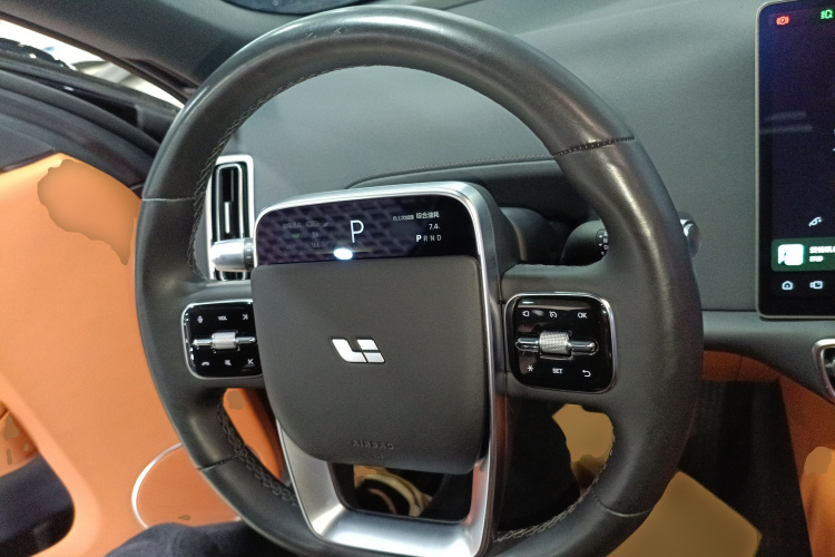 理想汽车 理想L9 2022款 Max中控内饰13