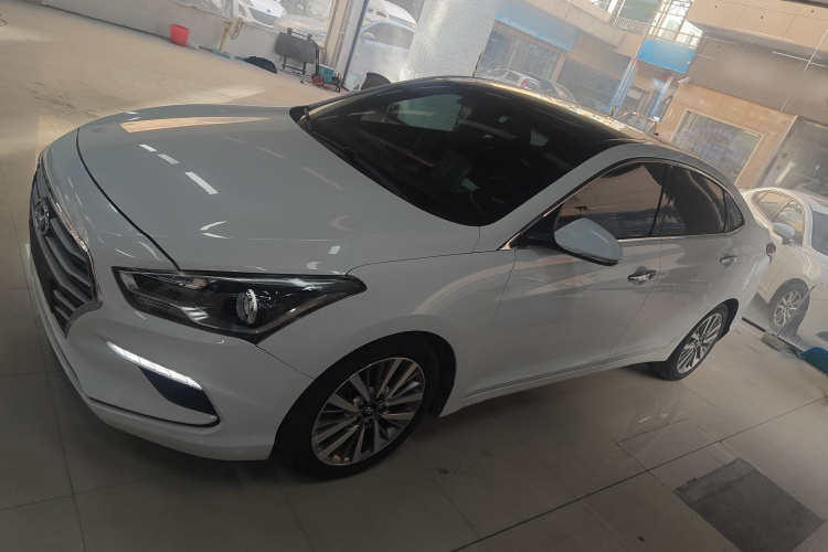 现代 名图 2017款 1.8L 自动尊贵型DLX 国V车身外观4