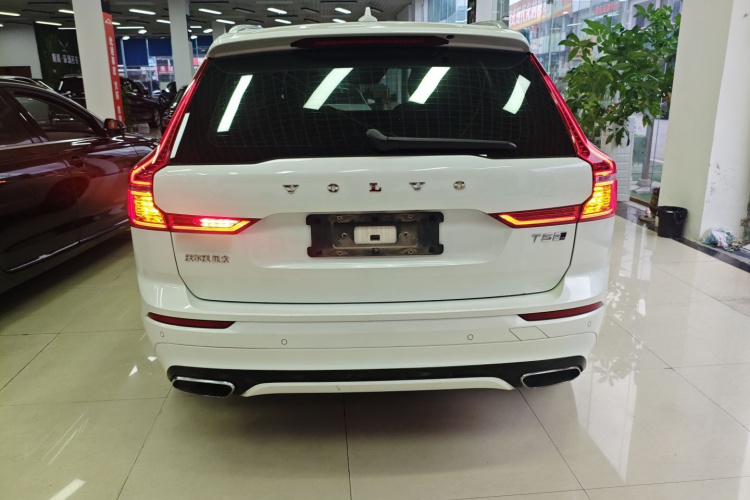 沃尔沃XC60 2018款 T5 四驱智远运动版车身外观6