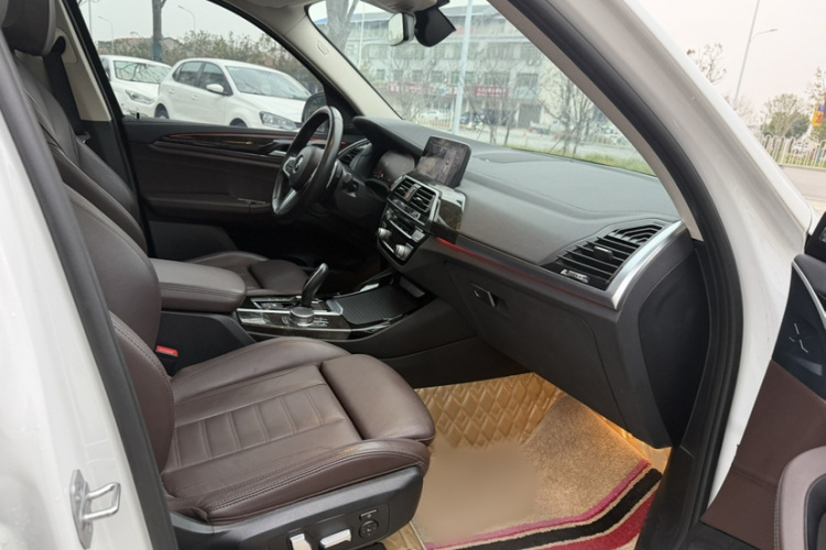 宝马X3 2020款  xDrive30i 领先型 M运动套装中控内饰7004