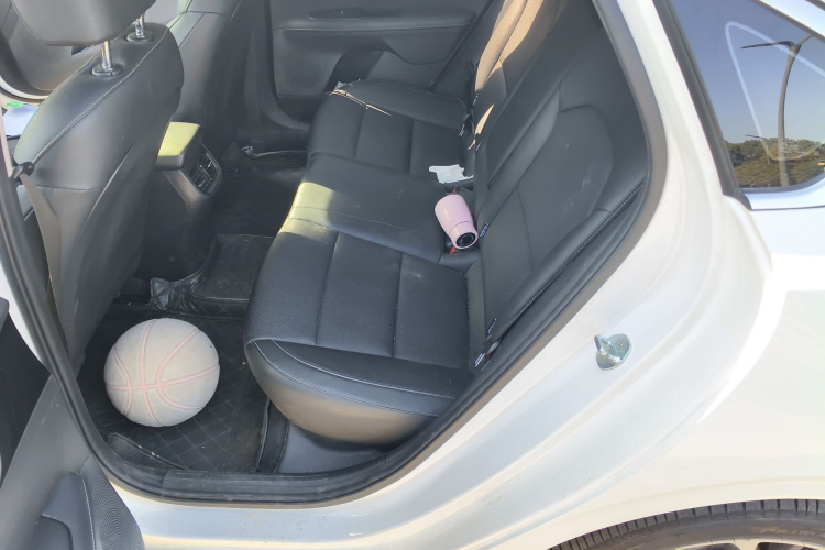 起亚K3 2021款 改款 1.5L CVT时尚版中控内饰7004