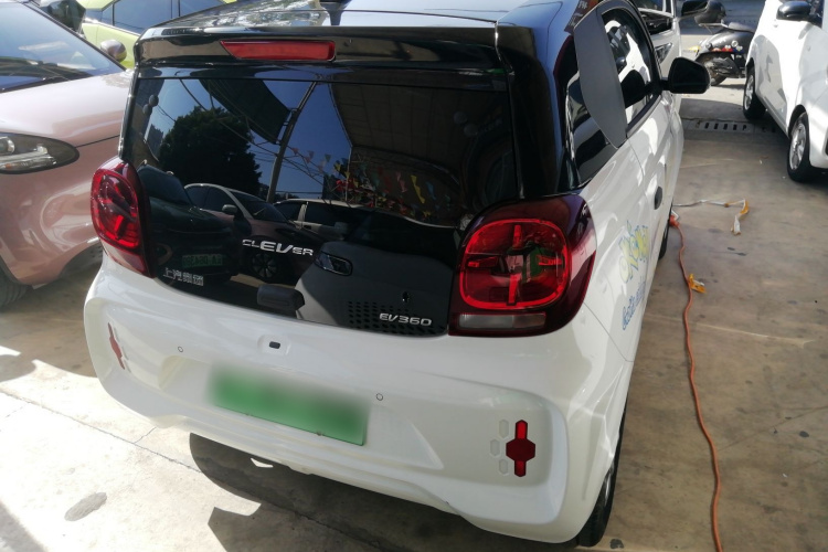 荣威 科莱威CLEVER 2022款 311km元气啵啵版车身外观7