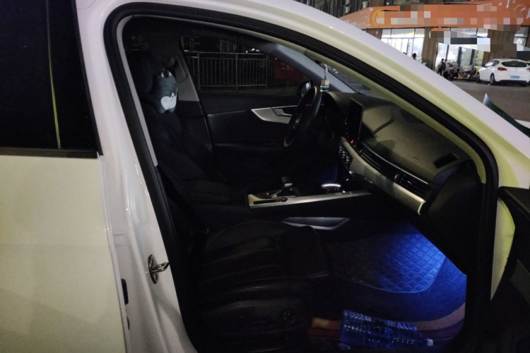 奥迪A4L 2023款 40 TFSI 时尚动感型局部细节9005