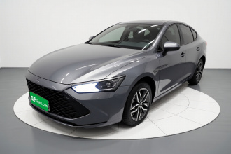 比亚迪 秦PLUS 2024款  荣耀版 DM-i 120KM超越型