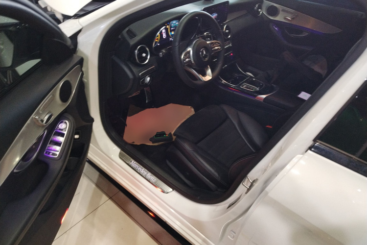 奔驰C级 2020款 改款 C 260 运动版中控内饰20