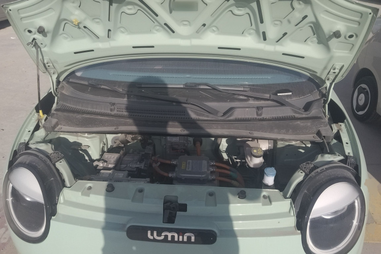 长安启源 长安Lumin 2022款 210km 香甜款机舱底盘24