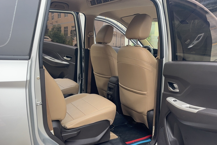 五菱汽车 五菱宏光 2019款 1.5L S舒适型国VI LAR中控内饰7005