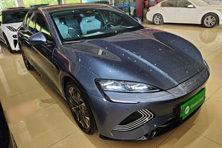 比亚迪 海豹 2022款 550km 标准续航后驱版尊贵型车身外观3