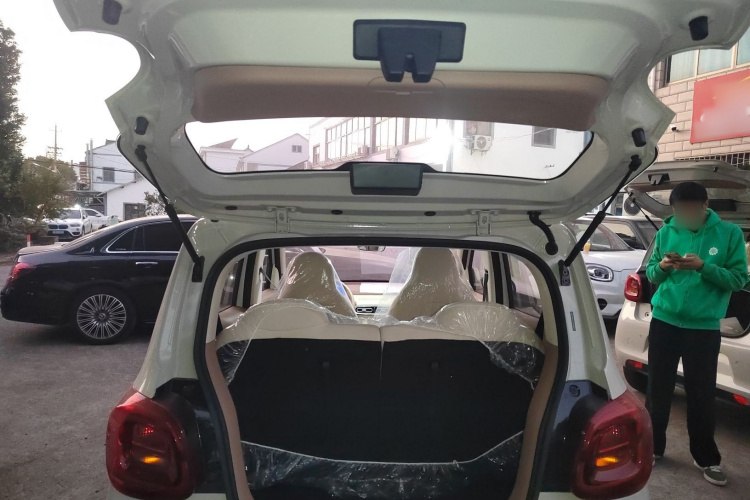 五菱汽车 宏光MINIEV 2025款 四门版 进阶款机舱底盘23