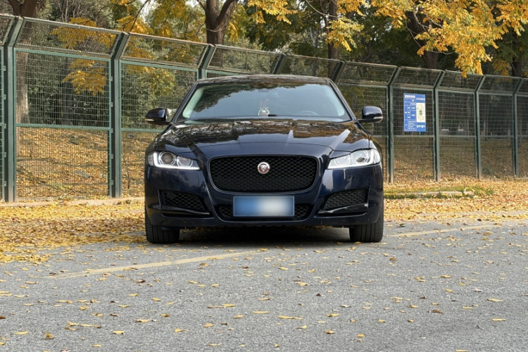 捷豹XFL 2020款 XFL 2.0T P200 两驱赛旗版车身外观6006