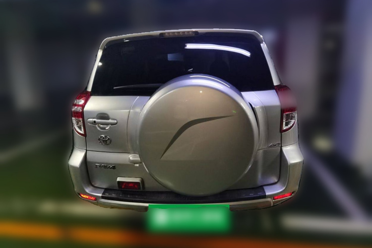 丰田 RAV4荣放 2012款 炫装版 2.4L 手动四驱豪华车身外观6004