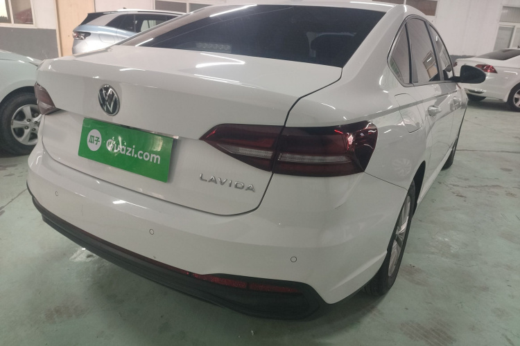 大众 朗逸 2023款 改款 1.5L 自动得逸版车身外观7