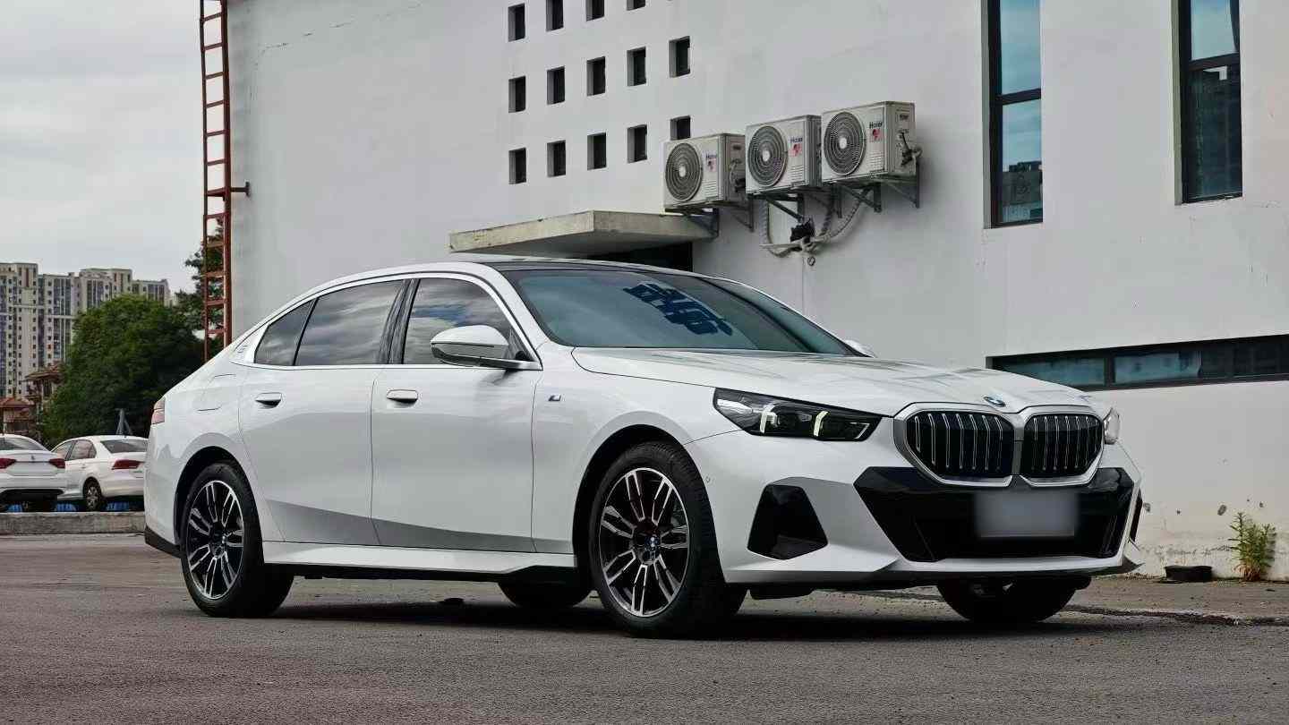 宝马5系 2025款 530Li 领先型 M运动套装(3)