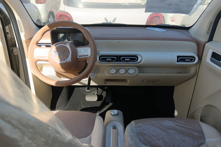 五菱汽车 宏光MINIEV 2024款 第三代 215km 青春版中控内饰7002