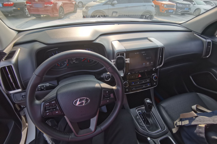 北京现代ix35 2019款 2.0L 自动两驱智勇·畅享版 国VI中控内饰12