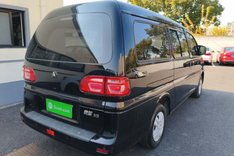 东风风行 菱智 2023款 M5L 1.6L 基本型 5座车身外观7