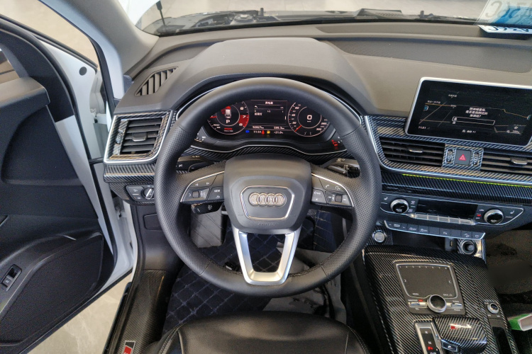 奥迪Q5L 2020款 改款 40 TFSI 荣享时尚型中控内饰13