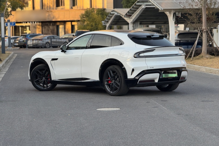 小米汽车 小米YU7 2025款 超长续航高性能四驱Max版车身外观6006