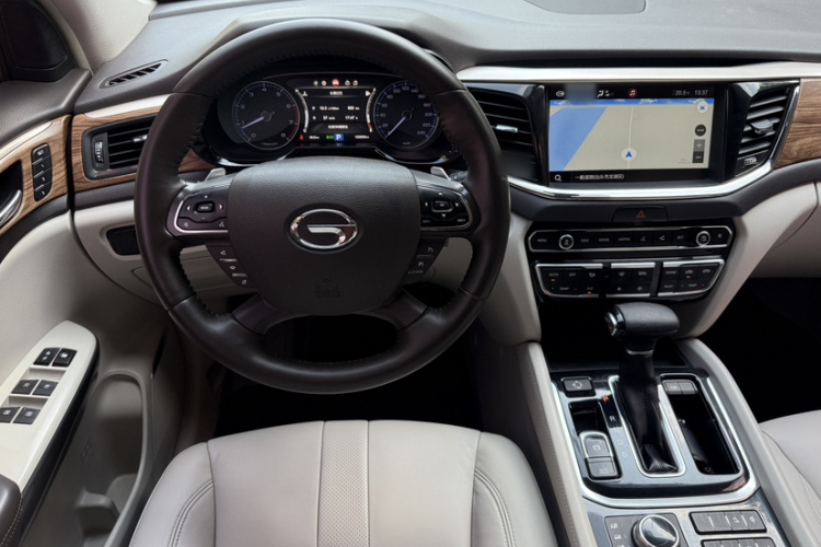 广汽传祺 传祺GS8 2017款 320T 四驱豪华智联版（七座）中控内饰7003