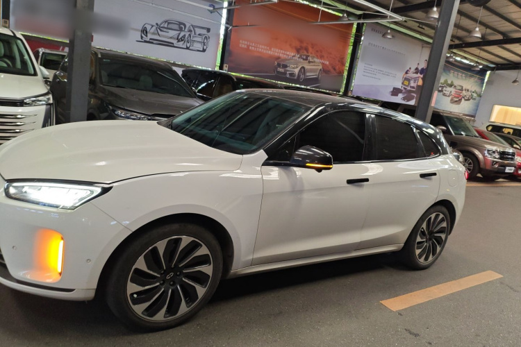 鸿蒙智行 问界M5 2022款 增程四驱至臻版车身外观6003