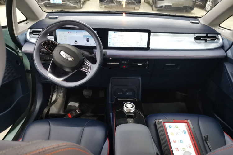 吉利几何E萤火虫 2022款 401KM 霹雳虎 4座中控内饰12