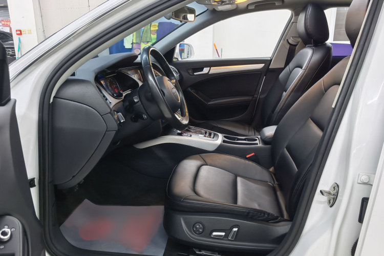 奥迪A4L 2015款 35 TFSI 自动标准型中控内饰7002