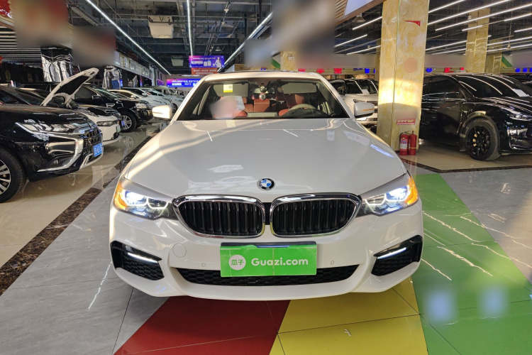 宝马5系 2018款 530Li xDrive M运动套装车身外观2