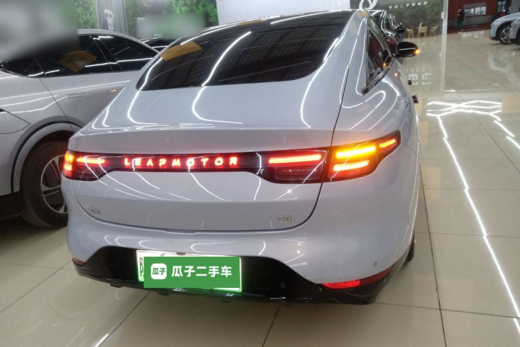 零跑汽车 零跑C01 2022款 后驱长续航版车身外观6