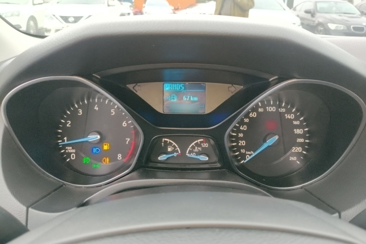 福特 福克斯 2018款 两厢经典 1.6L 自动风尚型智行版局部细节14