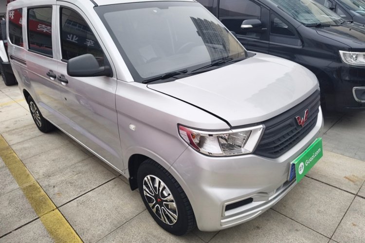 五菱汽车 五菱宏光V 2022款 1.5L劲取版电动助力LAR车身外观6002