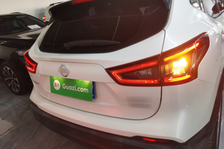 日产 逍客 2019款 2.0L CVT智享版车身外观6