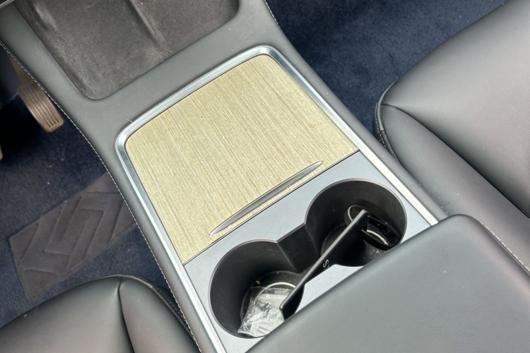 特斯拉 Model Y 2022款 后轮驱动版中控内饰7013