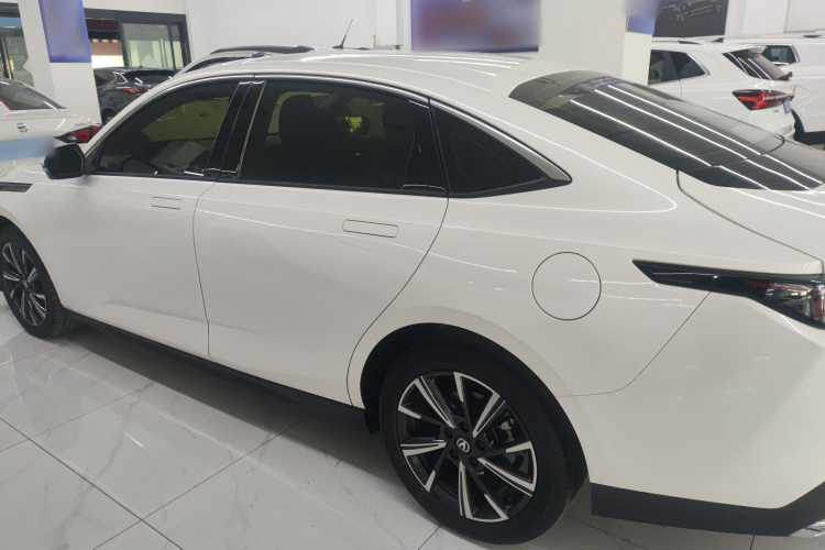 长安 逸动 2024款 1.5T GDI自动 尊贵型车身外观6003