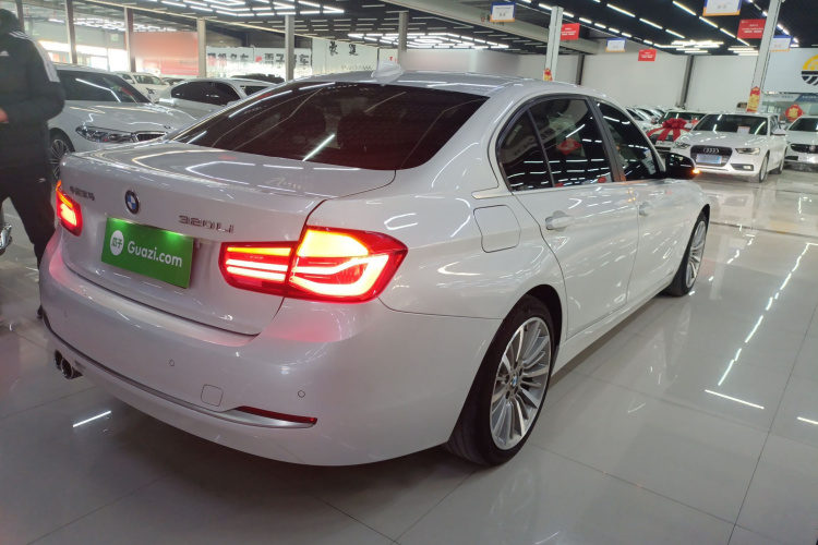 宝马3系 2019款 320Li 时尚型车身外观7