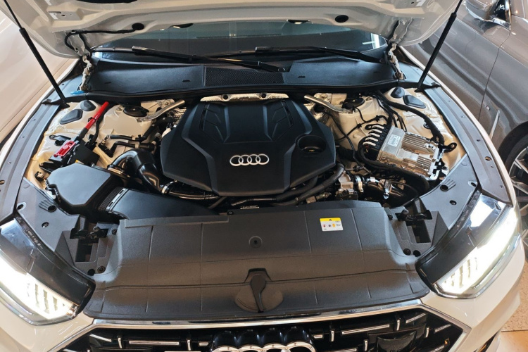 奥迪A7L 2022款 55 TFSI quattro S-line 志远型流晶套装局部细节24