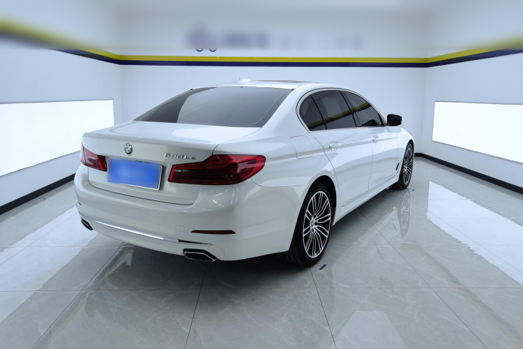 宝马5系新能源 2020款 里程升级版 530Le 豪华套装车身外观7