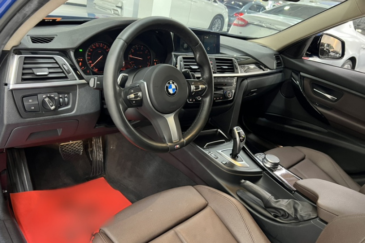 宝马3系 2019款 320Li M运动套装中控内饰7001