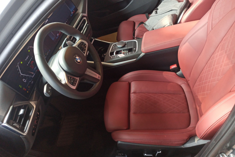 宝马3系 2024款 325i M运动套装局部细节19