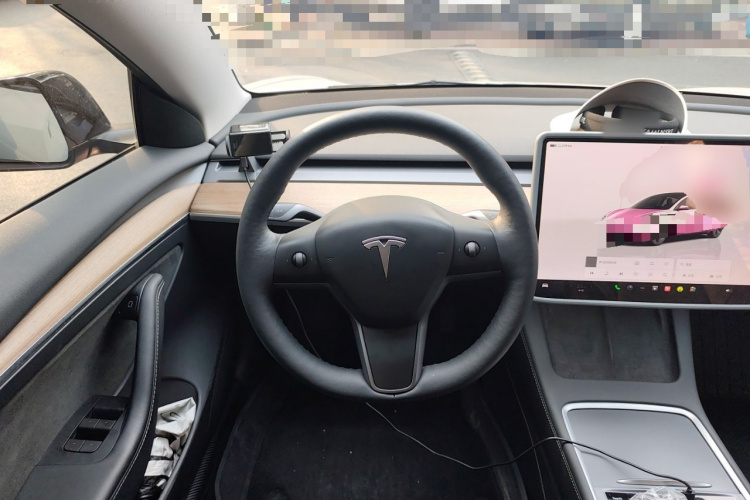 特斯拉 Model 3 2022款 后轮驱动版中控内饰13