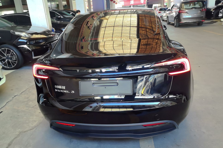 特斯拉 Model 3 2023款 后轮驱动版车身外观6