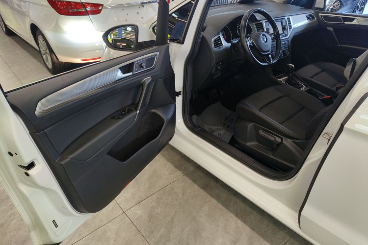 大众 高尔夫·嘉旅 2020款 280TSI 自动好奇型中控内饰20