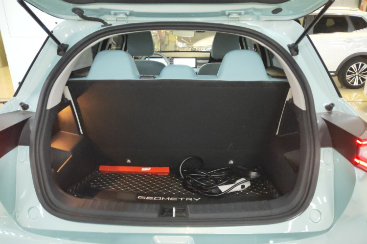 吉利几何E萤火虫 2024款 401km 萤光局部细节23